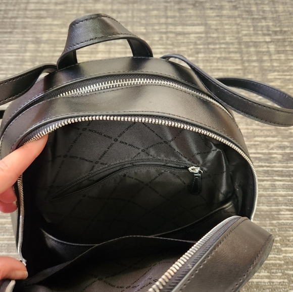 Michael Kors Jaycee Logo Backpack Black - Picture 4 of 9